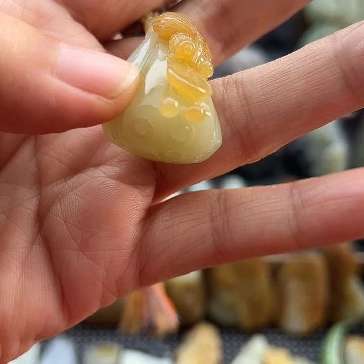 和田玉（糖玉）未镶嵌颈饰