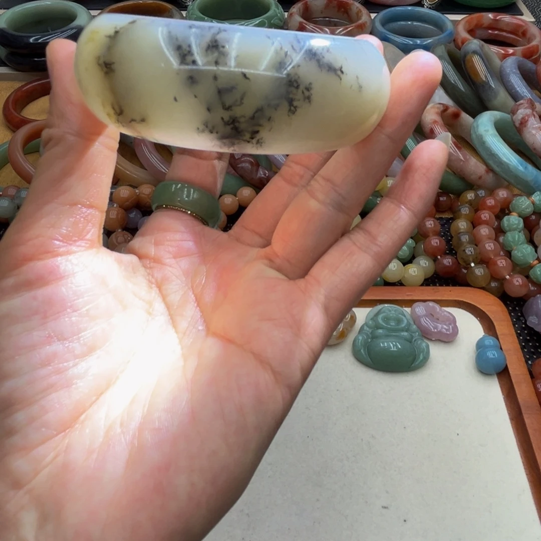 石英质玉未镶嵌圈口56