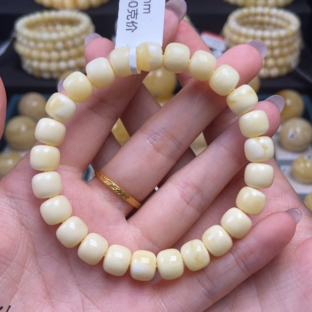 蜜蜡未镶嵌珠宝奇石