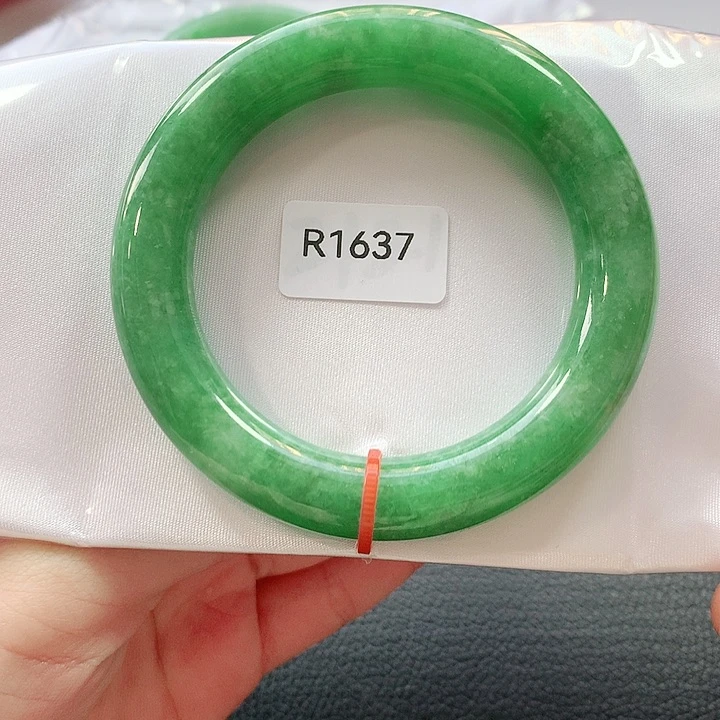 翡翠手镯未镶嵌休**都