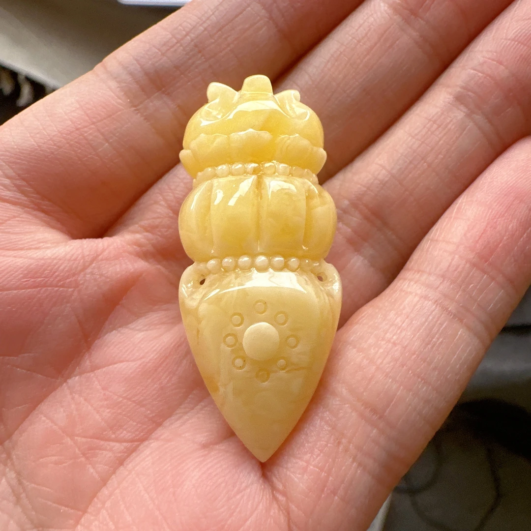 382-蜜蜡雕刻吊坠