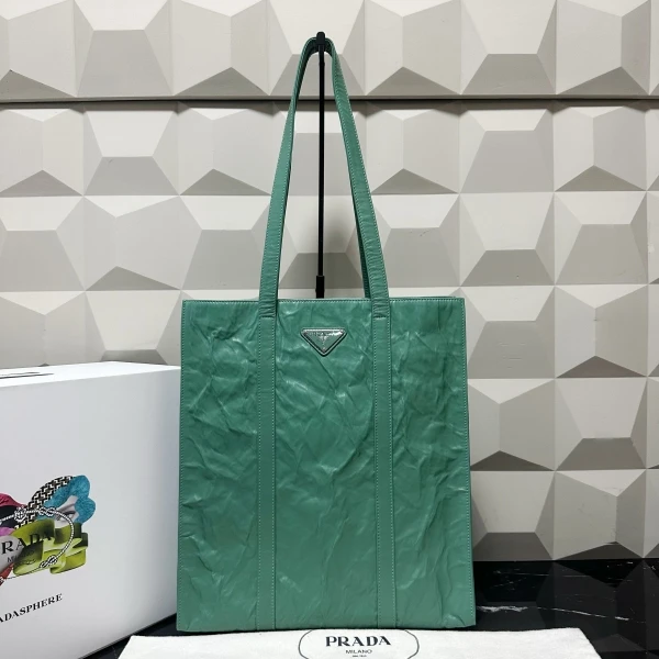 普拉达/包包/99新/市场价28300/250921zb0015