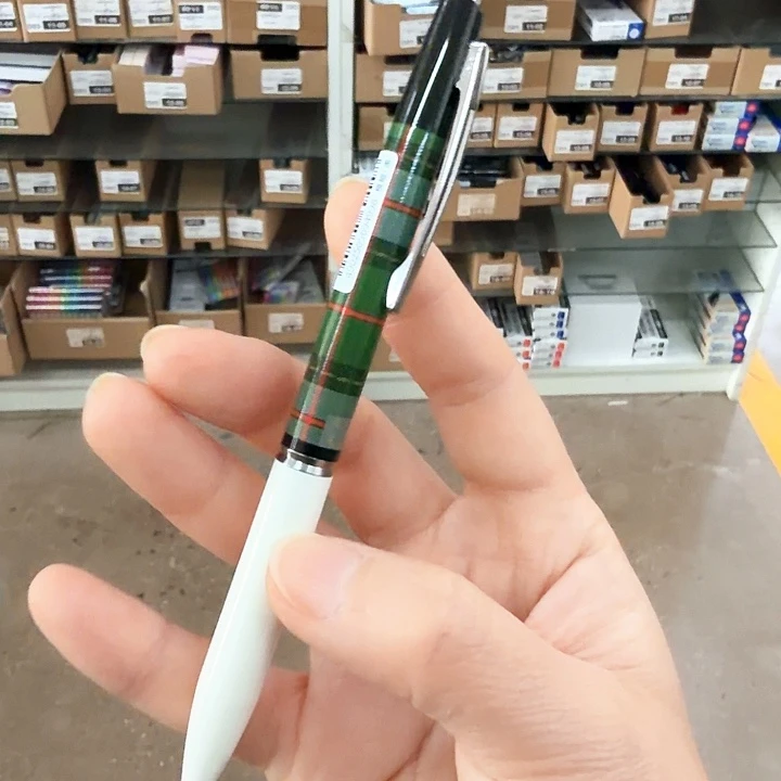 百樂聖誕限定acro中油筆0.5