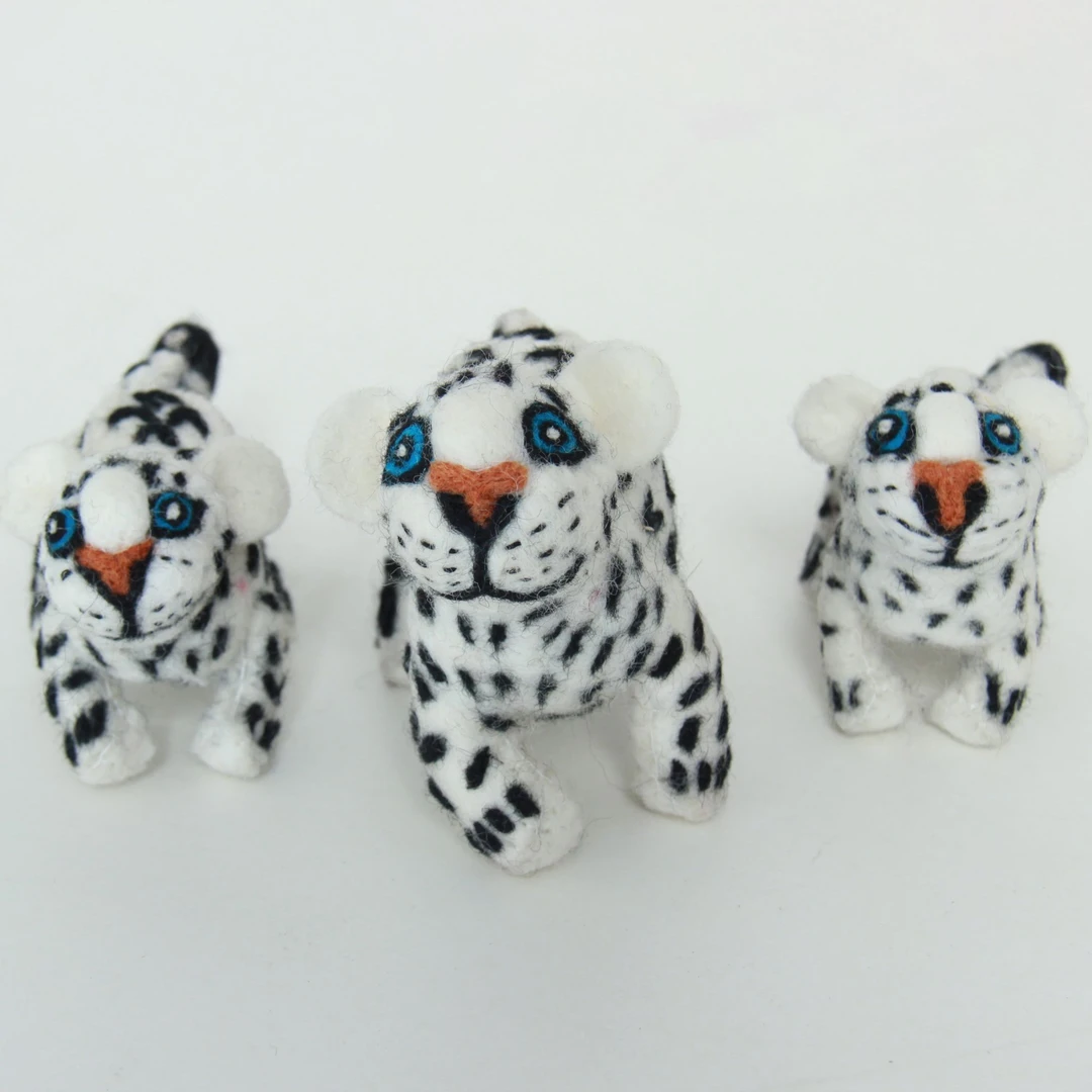 乐乐玛纯手工羊毛毡“雪豹萨萨”