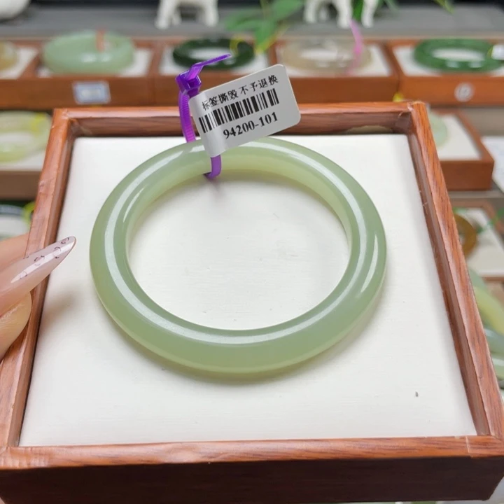 和田玉手镯未镶嵌链接6