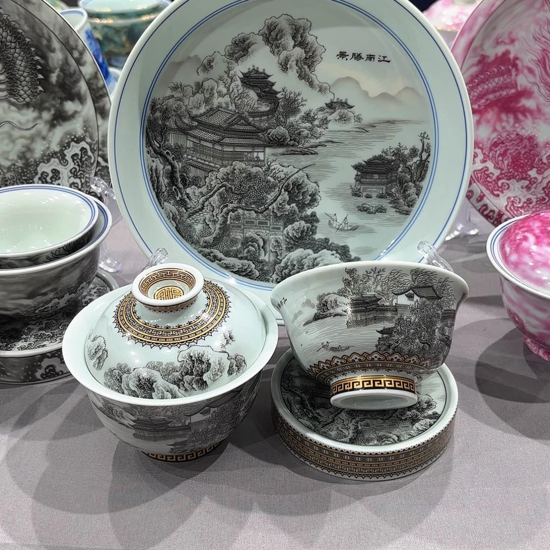 瓷片景德镇瓷器精品陈列