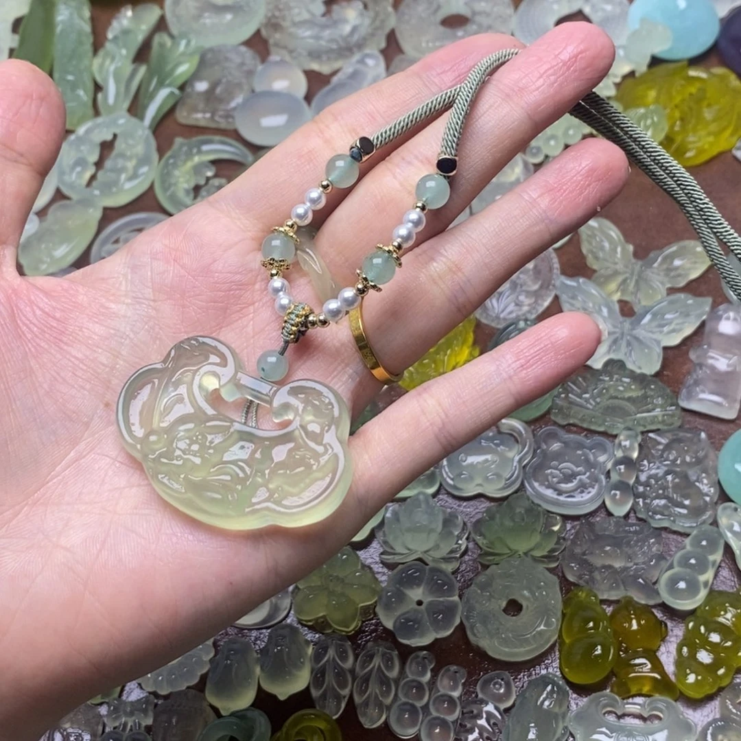 蛇纹石玉合金项链