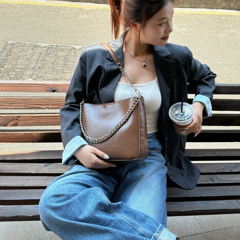 (031-080)复古设计女包单肩斜跨包轻奢时尚百搭休闲简约小包包