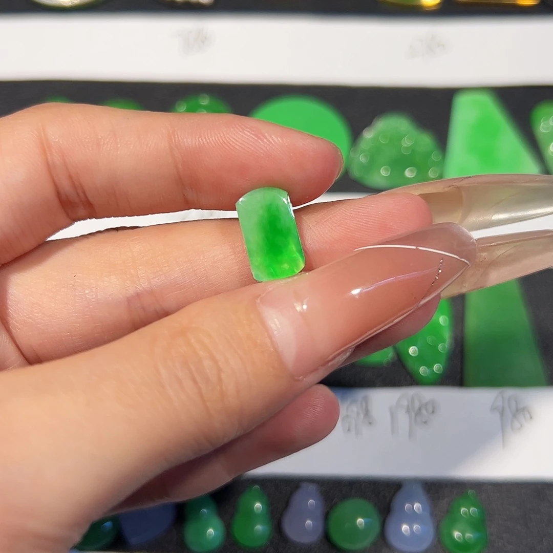 翡翠裸石天然缅甸翡翠