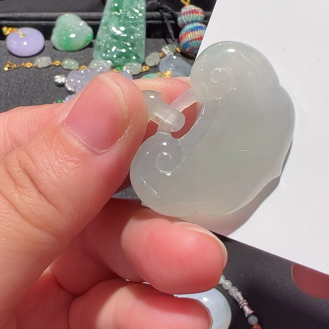 翡翠未镶嵌颈饰吊坠