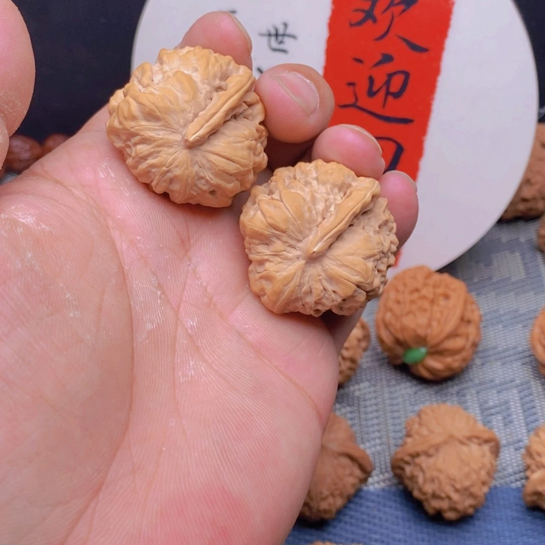 文玩核桃吊坠异形