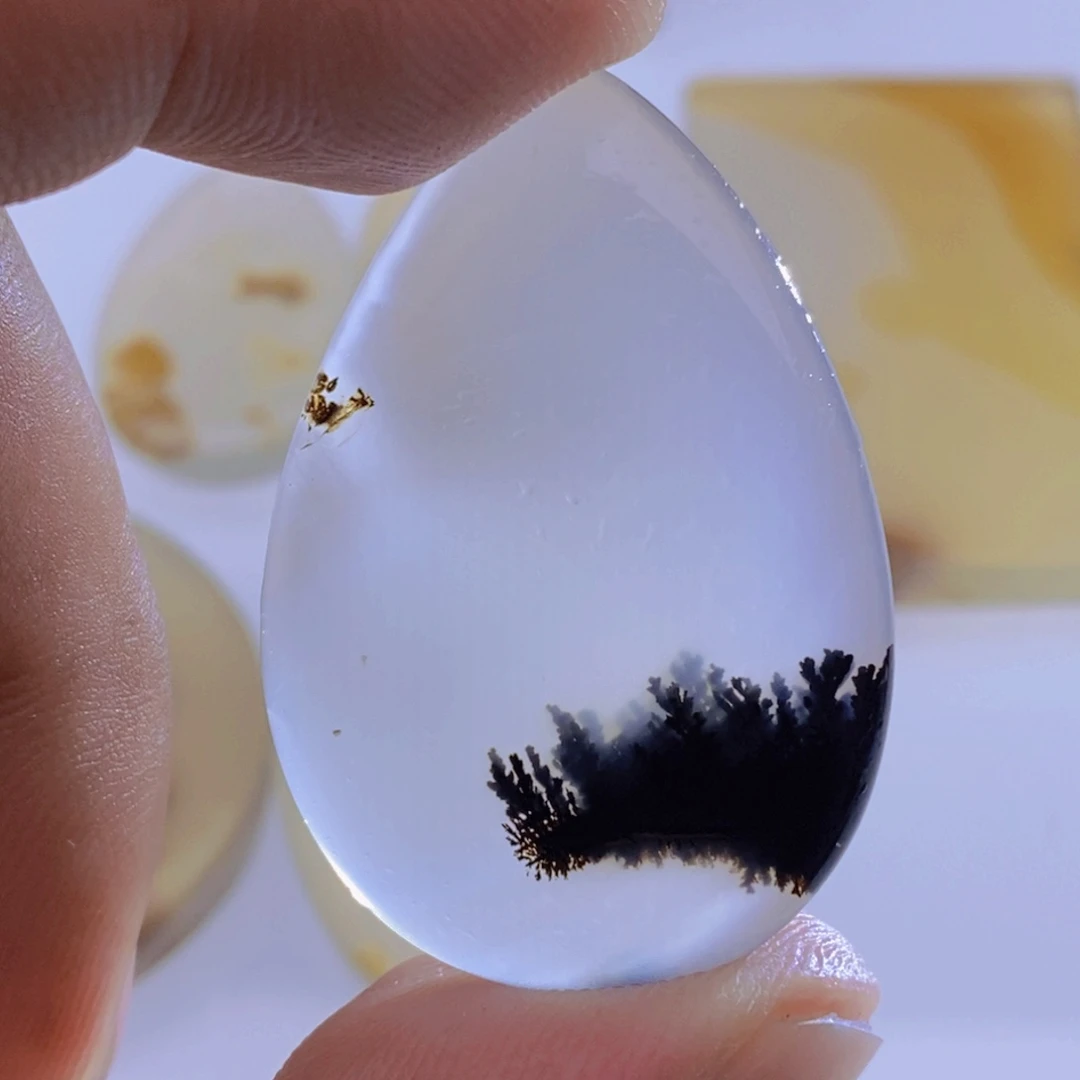 玛瑙/玉髓颈饰未镶嵌