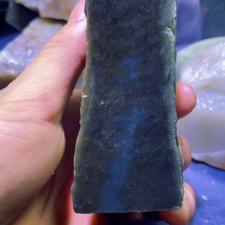 和田玉未镶嵌珠宝半成品