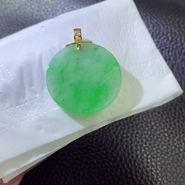 翡翠颈饰18K金镶嵌翡翠