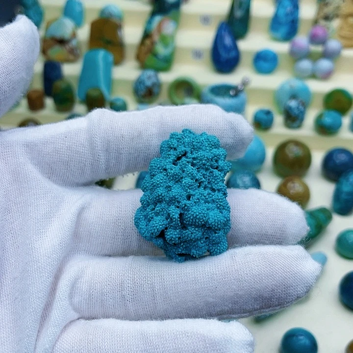 绿松石颈饰未镶嵌