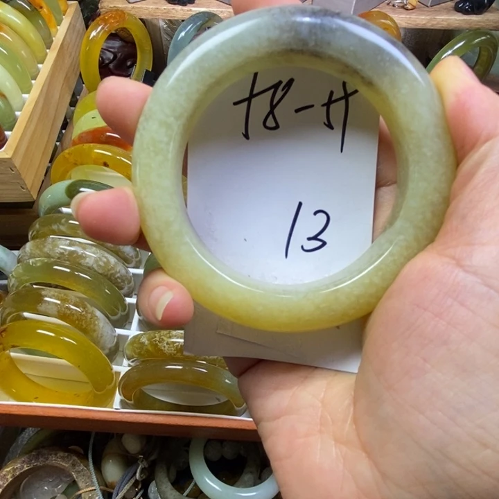 透闪石-蛇纹石玉未镶嵌手镯