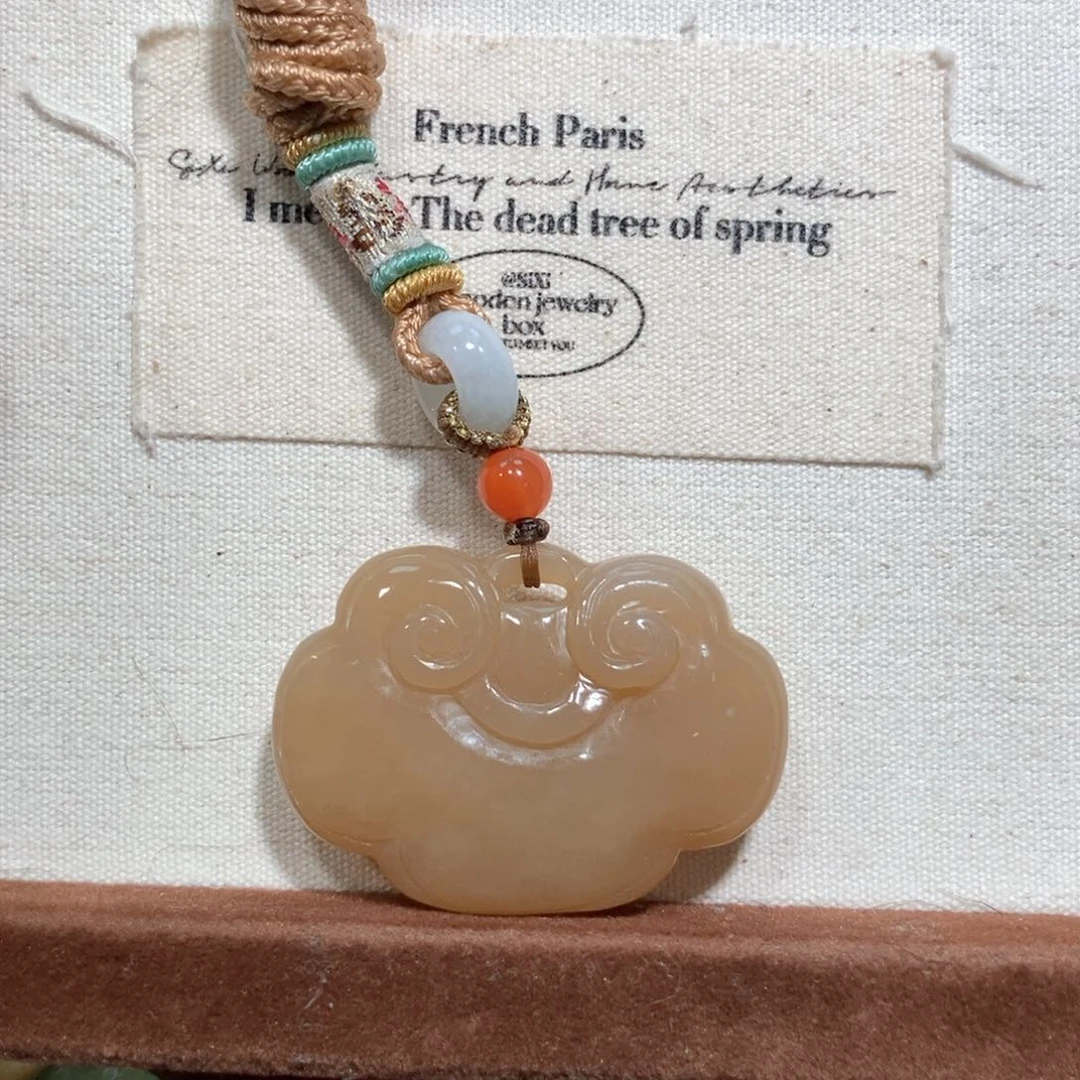 和田玉（糖玉）颈饰未镶嵌