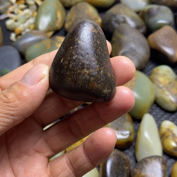 未镶嵌和田玉（糖玉）珠宝奇石