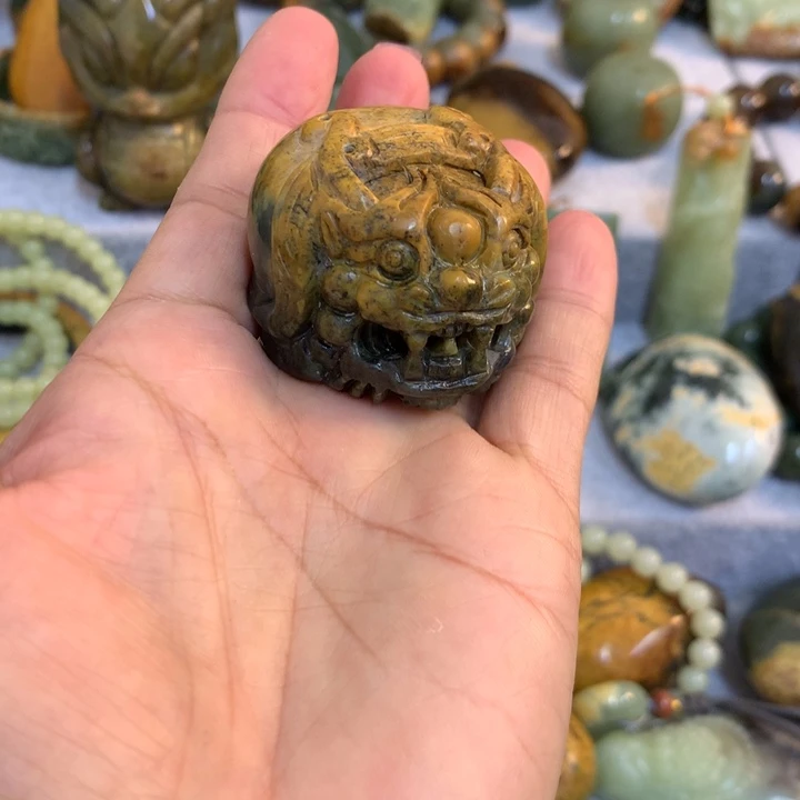 你***生岫岩河磨玉（透闪石质玉）未镶嵌把件