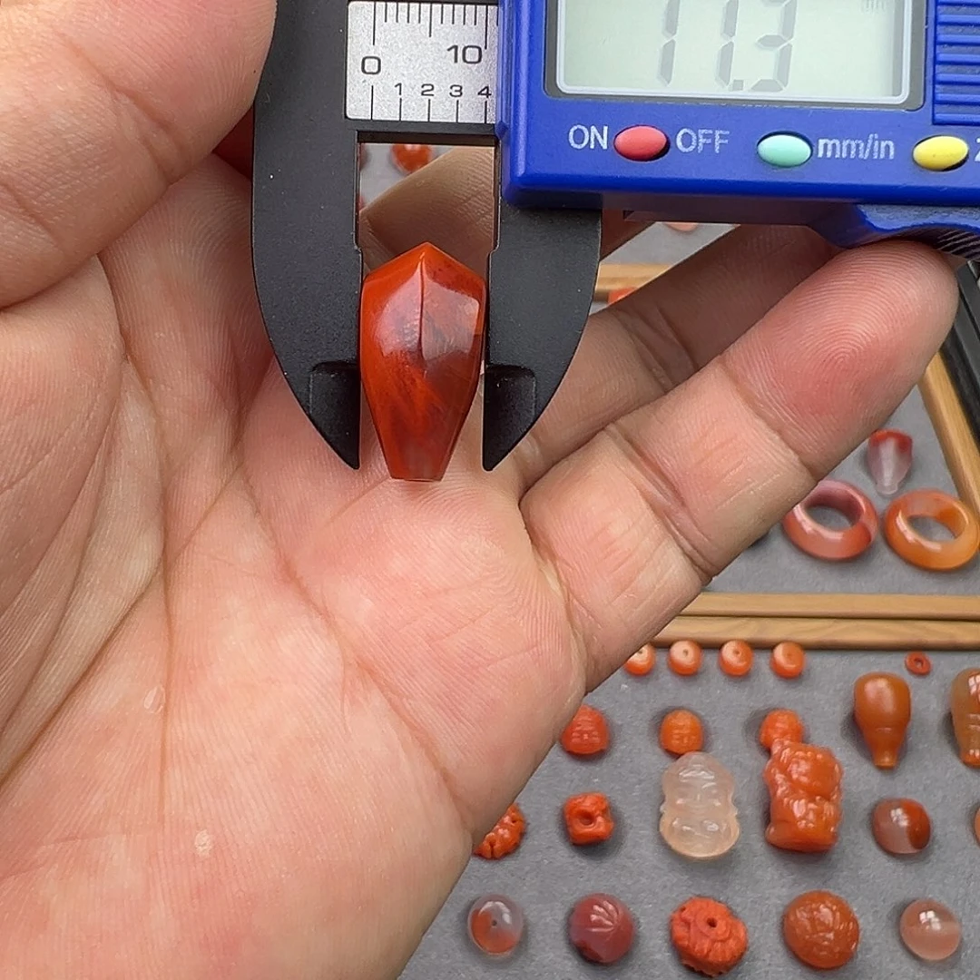 南红玛瑙未镶嵌珠宝奇石瓦西火焰纹鲨鱼背三通11.3