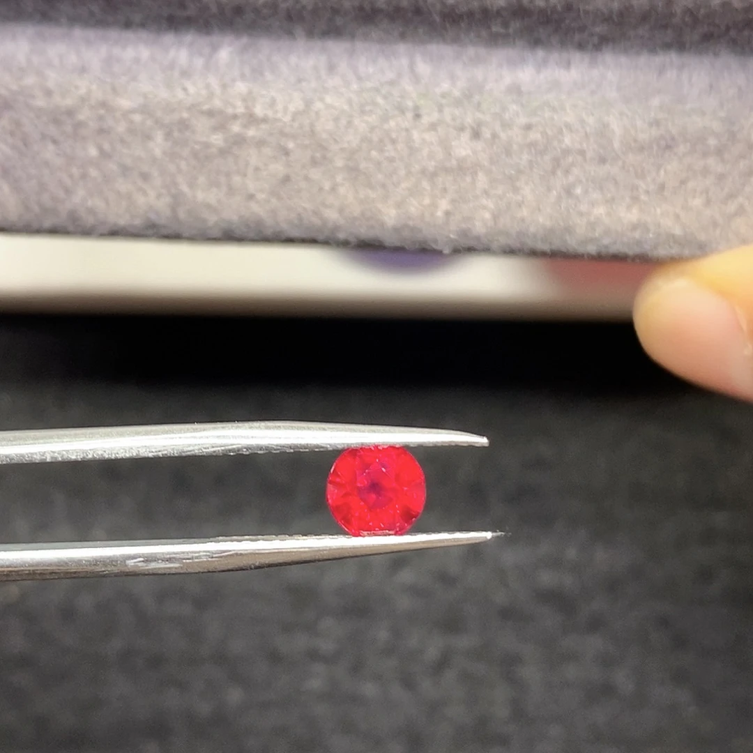 红宝石裸石1.3克拉天然全净玻璃体满火彩鸽血红红宝石