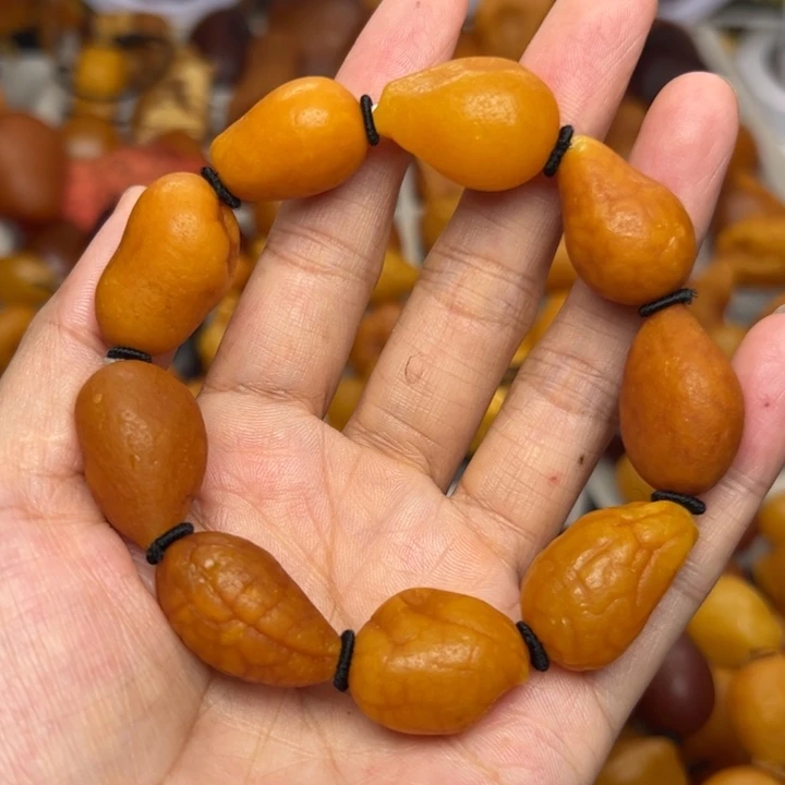 琥珀颈饰未镶嵌天然蜜蜡