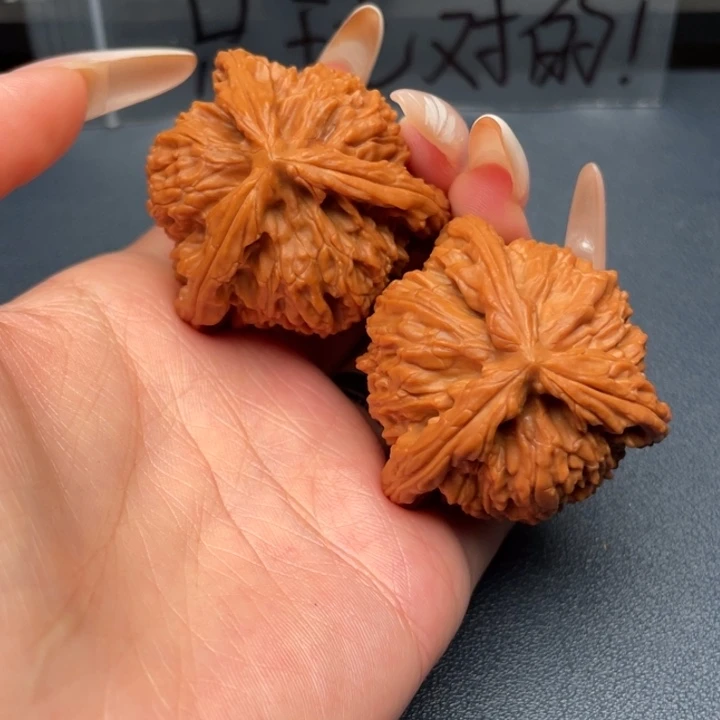 诗***方文玩核桃吊坠白狮子