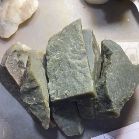 和田玉（糖玉）未镶嵌挂件