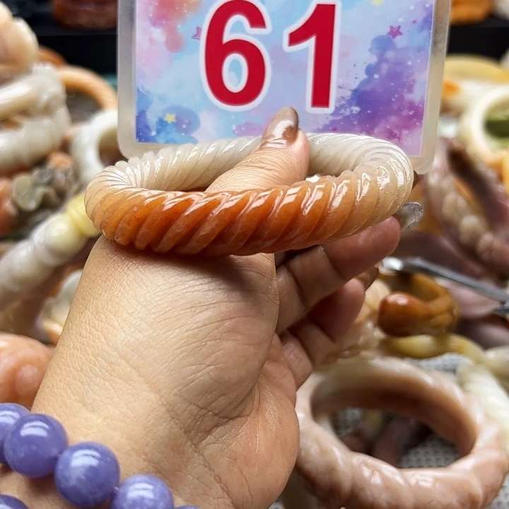 未镶嵌手镯石英岩玉