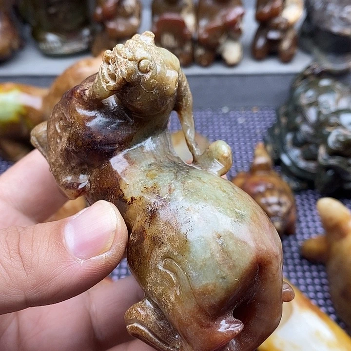 未镶嵌蛇纹石玉颈饰
