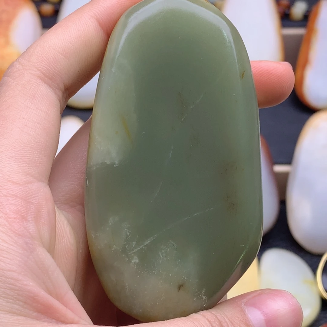 和田玉未镶嵌把件