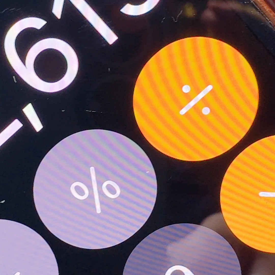 用***0摆件琉璃塔和塔顶建筑构成