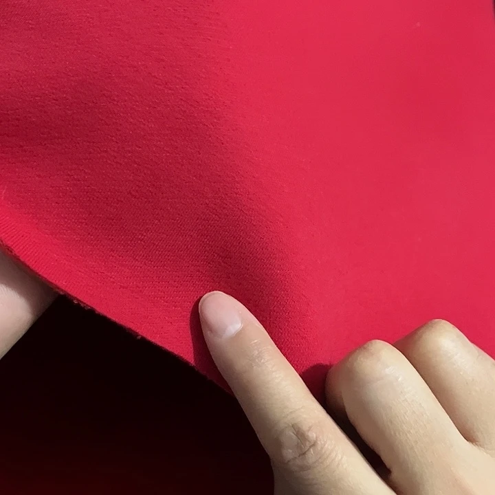 大红色奥粒绒1.8×2米长带螺纹