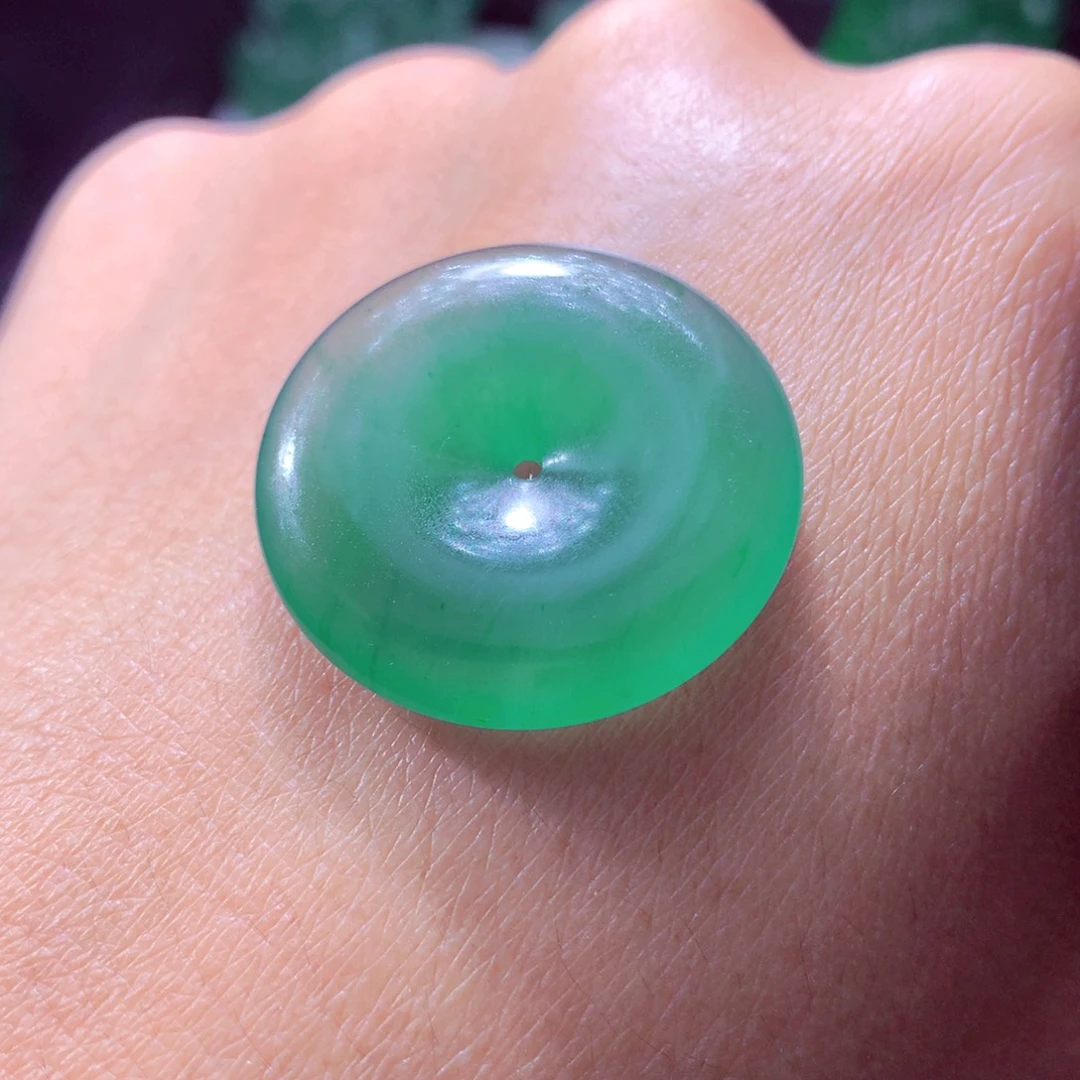 笑***湖定制翡翠未镶嵌天然翡翠A货毛货挂件