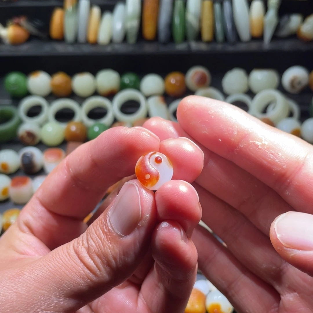 和田玉颈饰未镶嵌玉*