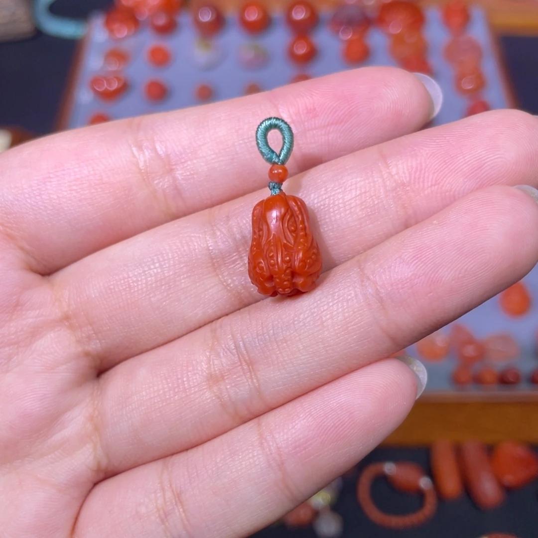 南红玛瑙满肉白菜未镶嵌