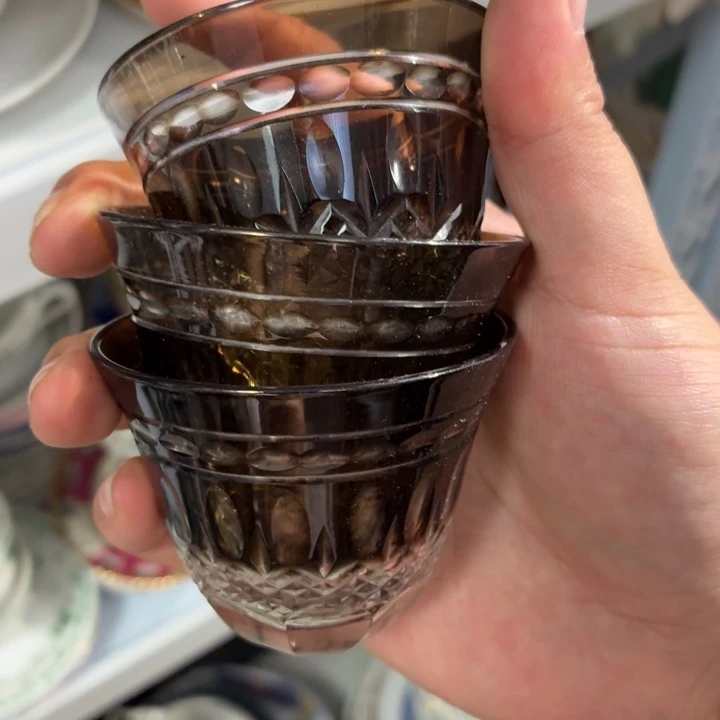 那***彩瓷片这就是一群不懂事和没有