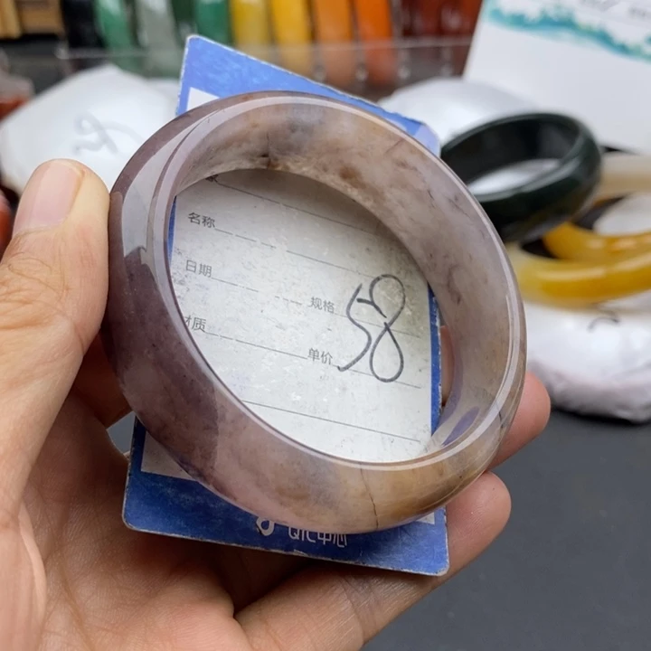 未镶嵌手镯石英质玉