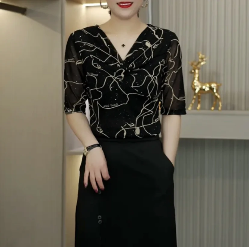 2025夏季新品时尚洋气扭结字母线条弹力妈妈装百搭气质显瘦小衫