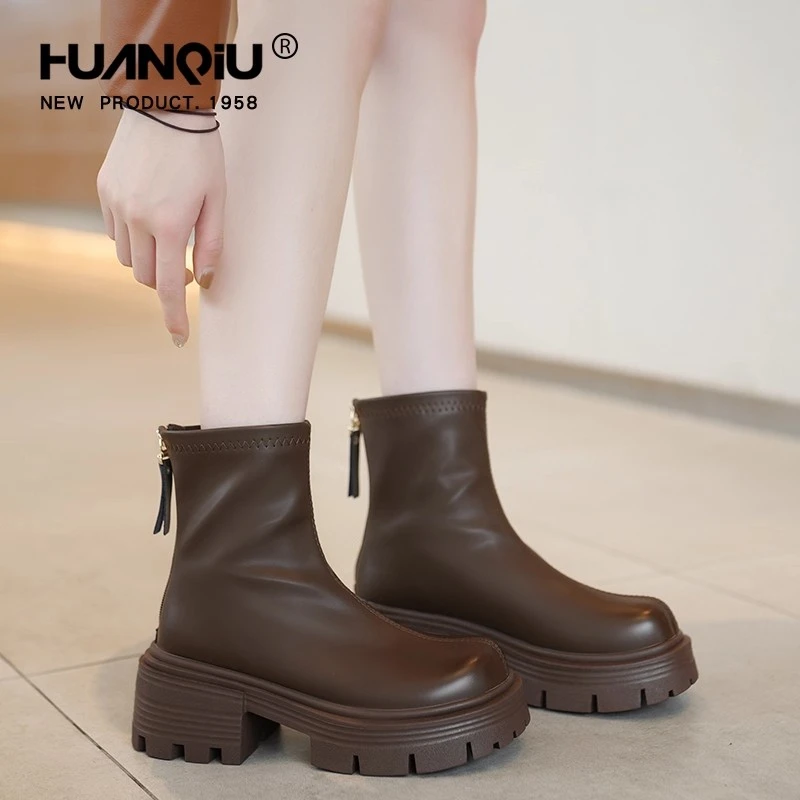 环球棕色厚底马丁靴女款2025新款秋季增高瘦瘦靴时尚英伦风短靴子