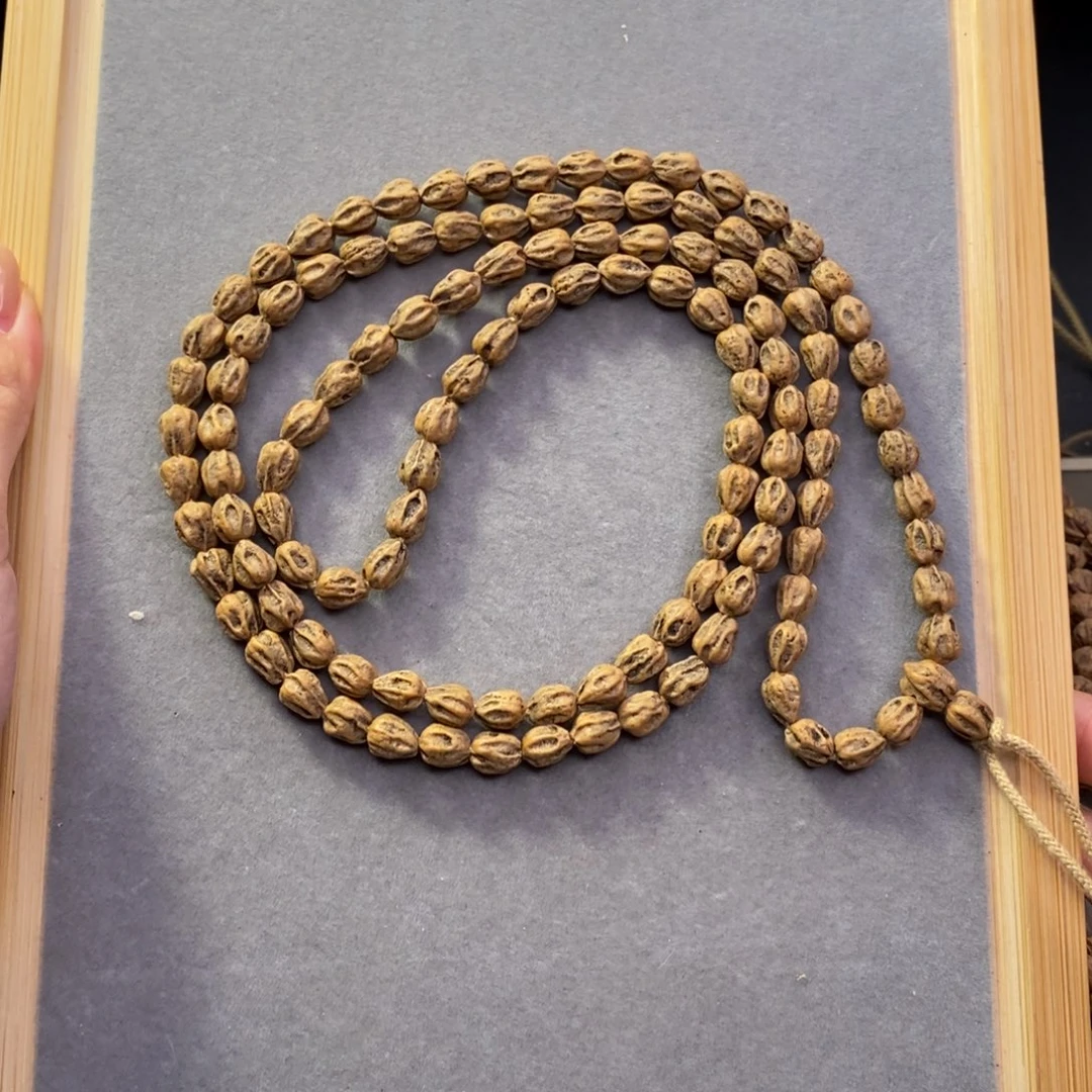 魏***生柏香籽/百香籽吊坠