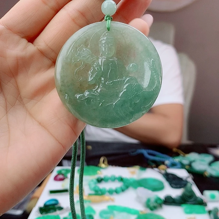 翡翠未镶嵌吊坠(赠链)