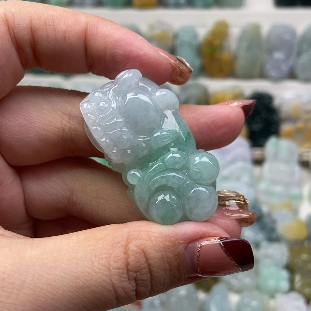 翡翠吊坠(赠链)未镶嵌玫***梦