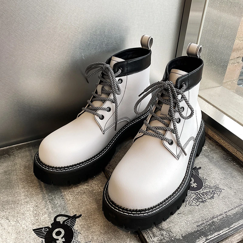 8603秋冬款帅气黑白马丁靴英伦风圆头时尚百搭ins复古厚底炸街