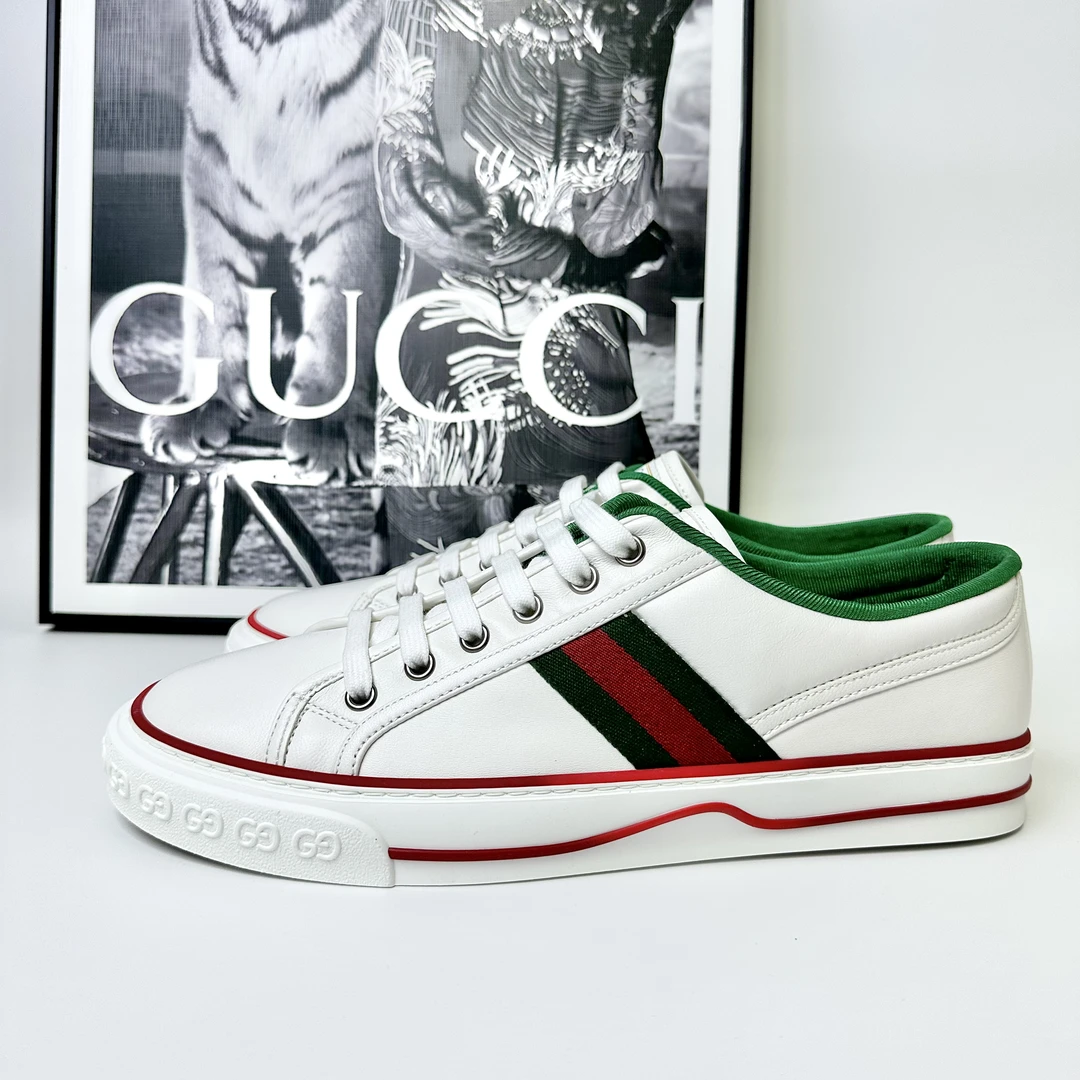 未使用 GUCCI/古驰 古驰白色皮质1977/公价七千