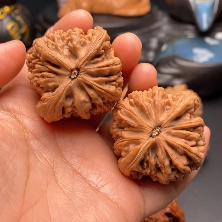 U***5把件文玩核桃虎头王