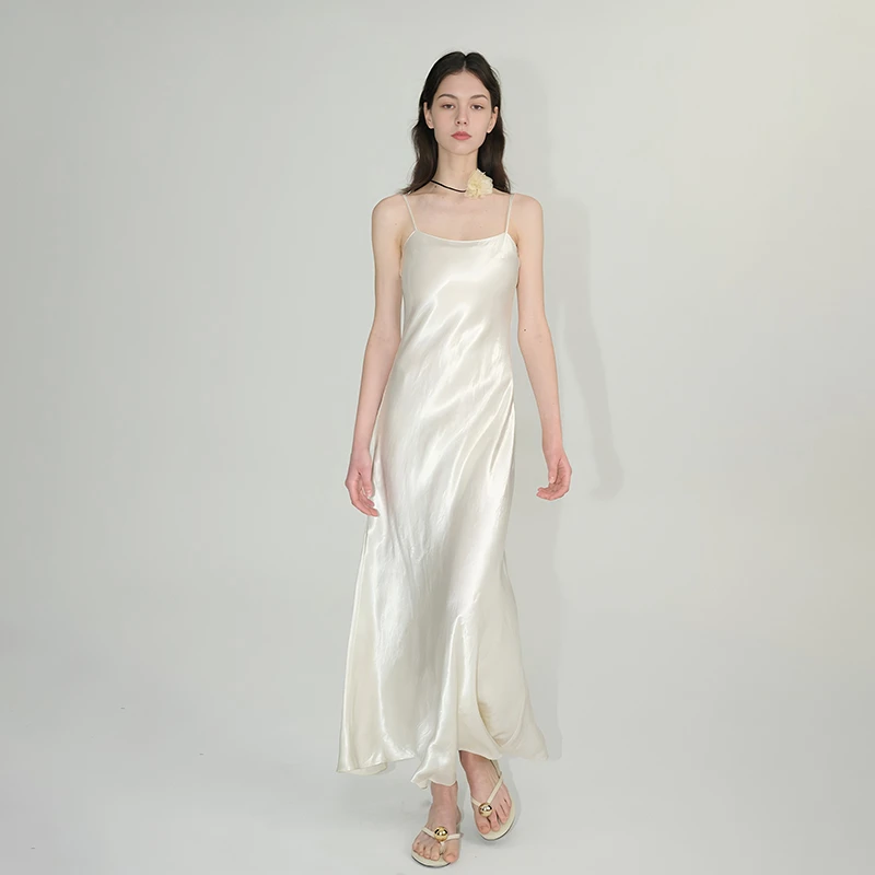 威丝曼女装收腰气质裙子夏季米白色连衣裙无袖圆领