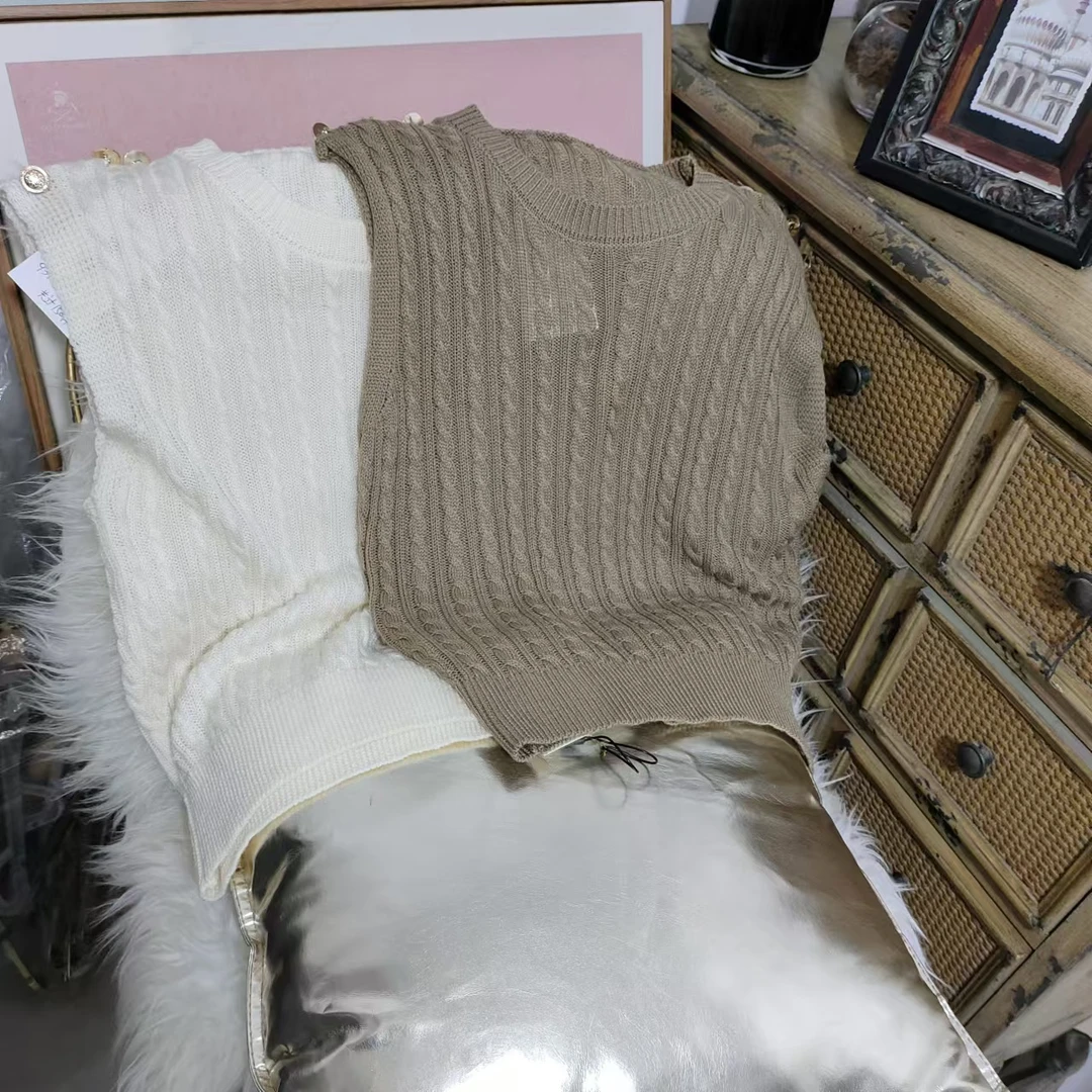 9311三色针织马甲