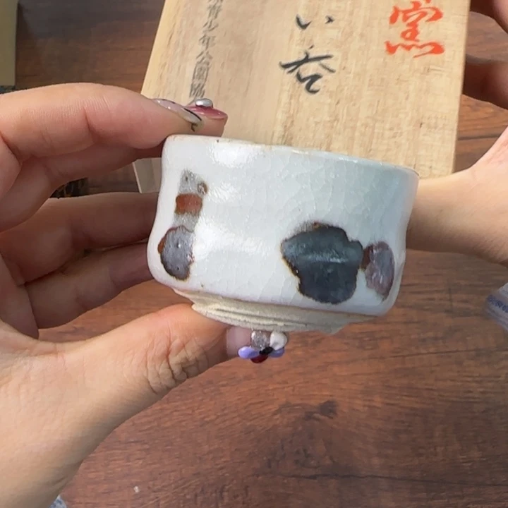 一个陶瓷物件哈哈哈哈