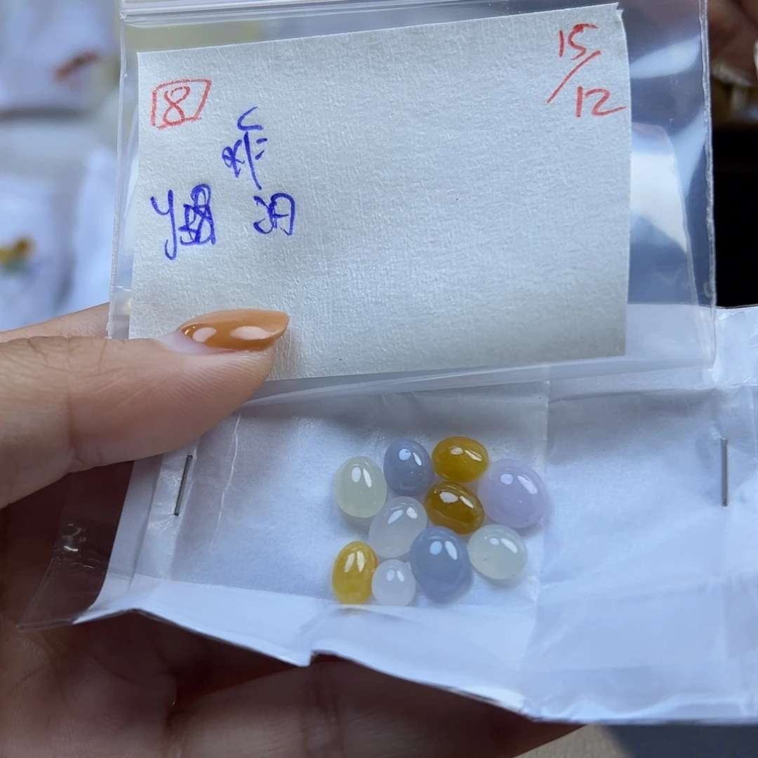 定制翡翠未镶嵌翡翠